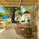 Дом отдыха Trullo Tra Ulivi Secolari Nella Valle D'Itria *