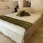 Trullo Tra Ulivi Secolari Nella Valle D'Itria Дом отдыха Остуни
