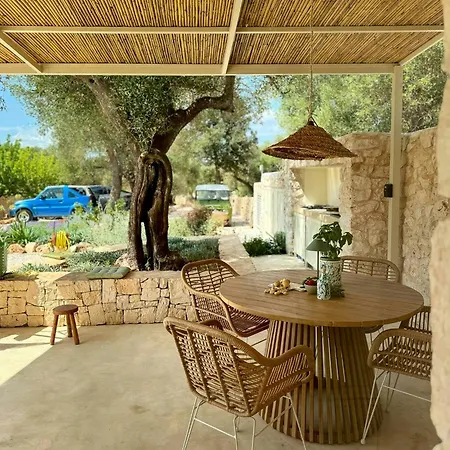 Tatil Evi Trullo Among Ancient Olives In Valle D'itria *