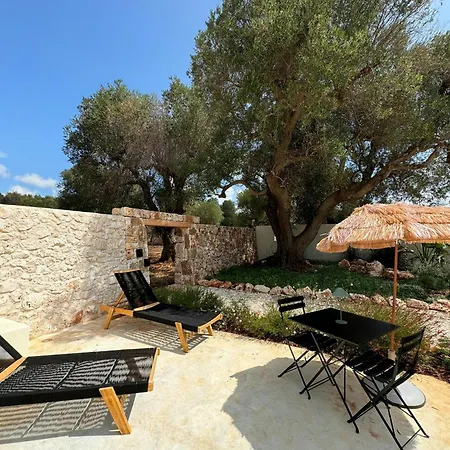 Trullo Among Ancient Olives In Valle D'itria Tatil Evi
