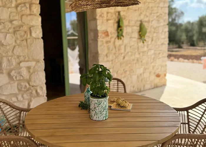 Trullo Among Ancient Olives In Valle D'itria Сasa de vacaciones