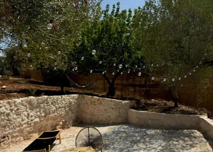 Trullo Among Ancient Olives In Valle D'itria Ostuni
