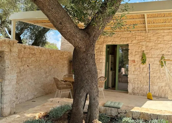 Trullo Among Ancient Olives In Valle D'itria Сasa de vacaciones